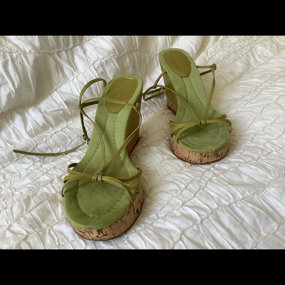 Beautiful green in trend for spring summer, wrap around the ankle.